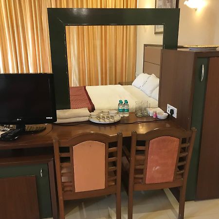 Kohinoor Atc Bed & Breakfast มุมไบ ภายนอก รูปภาพ